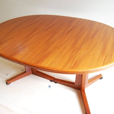 Scandinavian Mid Century Modern Teak Oval Dining Table with Two Extensions 