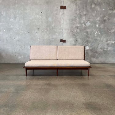 Mid Century Style Sofa / Daybed