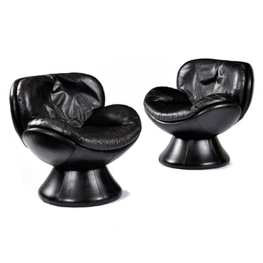 Pair of Jaymar of Post-Modern Pedestal Base Black Leather Swivel Pod Chairs 