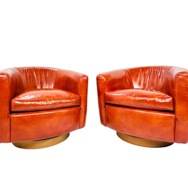 #1525 Pair of Swivel Tilt Tub Chairs by Milo Baughman for Thayer Coggin