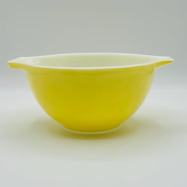 Pyrex 441 Yellow 1.5 pint Cinderella Mixing Bowl Ovenware Made in USA by LeChalet