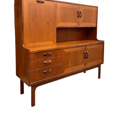 Free shipping within continental US - Vintage Mid Century Modern G-Plan Sideboard or Bar Cabinet 