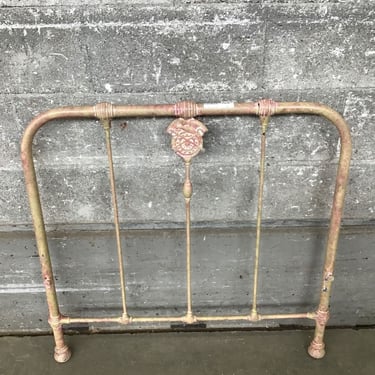 Li&#8217;l Steel Trellis (Seattle)