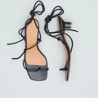 LOQ Roma Sandals - Black