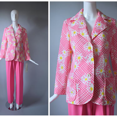 Vintage 1970s *Deadstock* Quantum Sportswear, Ltd. Pink Daisy Floral Print Womens 2 Piece Set Pants And Blazer Jacket 