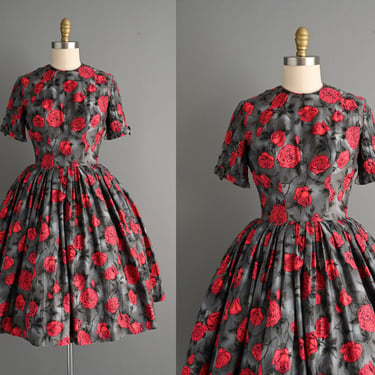 vintage 1950s Rose Print dress - Size Small 