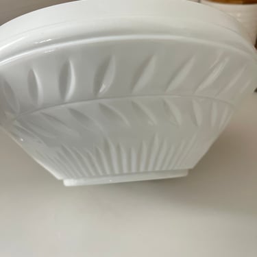 Vintage Milk Glass Laurel Leaf Serving Bowl 