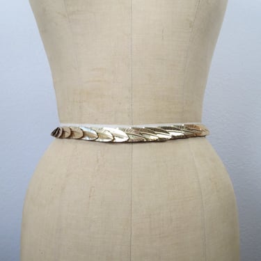 Vintage 1950s gold metal belt, chain belt, fish scale belt, elastic, stretch, size medium, 28" waist 