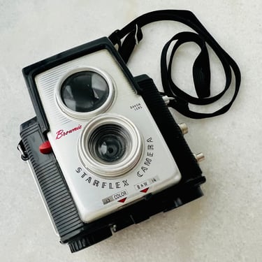 Vintgage 1950s Kodak Art Deco Brownie Starflex camera, Bakelite body, Medium Format, 127 film, guillotine shutter, collectible, decor, gift 