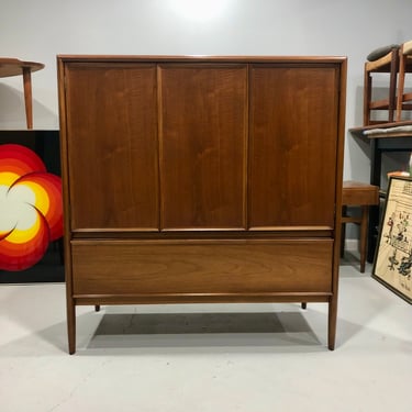 Vintage Mid-Century Modern Walnut Gentleman’s Chest by Barney Flagg for Drexel “Parallel Collection” 