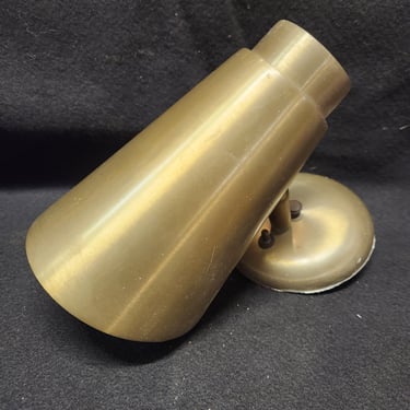 Simple Brass Wall Sconce 5.25" x 8", 5.5" neck