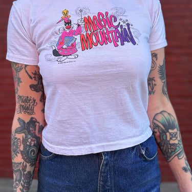 Vintage 80s magic mountain tee