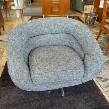 Mid Century Swivel Chair 