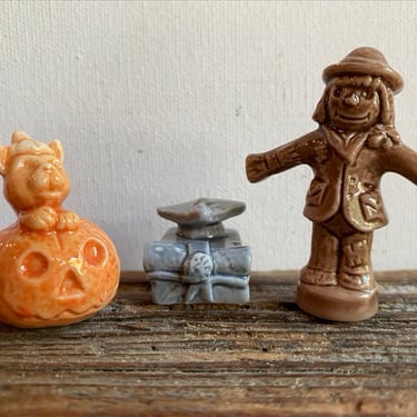 Halloween Figurines By Wade Of England, Mini, Pumpkin With Cat, Scarecrow, Haunted Books, Vintage Halloween Decor, Miniatures 