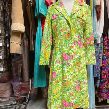 1960s floral coat by Grace’s of Nashville, spring florals green and pink 