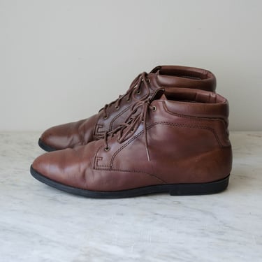 brown leather ankle boots | 80s 90s vintage lace up dark academia style flat women's boots size 8 