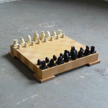 Michael Graves for Braun Chess and Checkers Set 