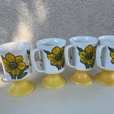 Vintage set 4 mugs pedestal ceramic yellow flowers Japan 