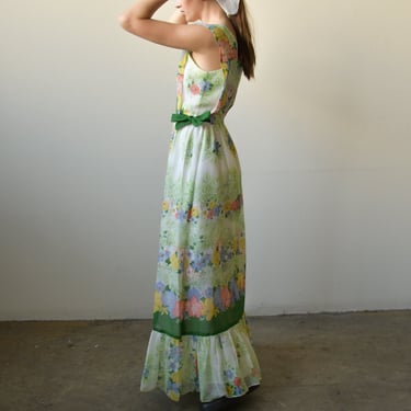 2787d / 1960s floral cotton pinafore dress / s 