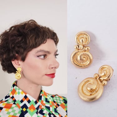 1980s 1990s Gold Spiral Dangly Clip On Earrings Treble Cleff / Chunky Drop Earrings Maximalist Alida 