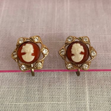 Small Cameo Screw-Back Earrings - 1950s 