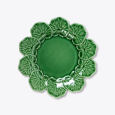 Geranium Dinner Plate | Rent | Green