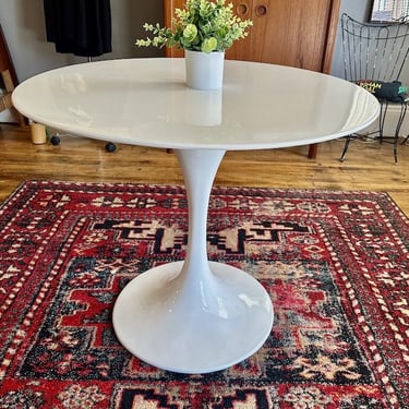Tulip Dining Table 36&#8243;