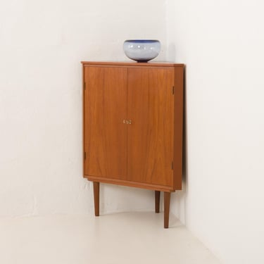 Danish minimalist mid century teak corner cabinet, 1960s 