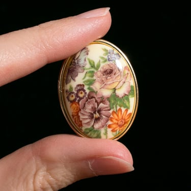 Lovely Vintage 70s Small Dusty Flowers Gold Cameo Brooch 