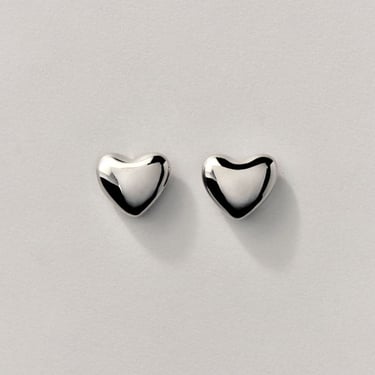 Annika Inez Voluptuous Heart Earring - Silver