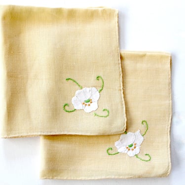 1940s Hand Embroidered Appliqué Linen Handkerchief - Matching Pair 