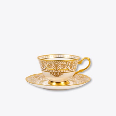 Royal Queen Coffee Cup + Saucer | Rent