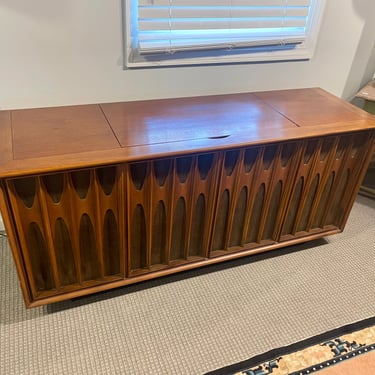 RCA Victor Solid State New Vista Record Console