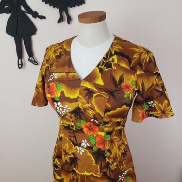 Vintage 1960's Hawaiian Floral Maxi Dress / 70s Floral Tropical Print Dress M/L 