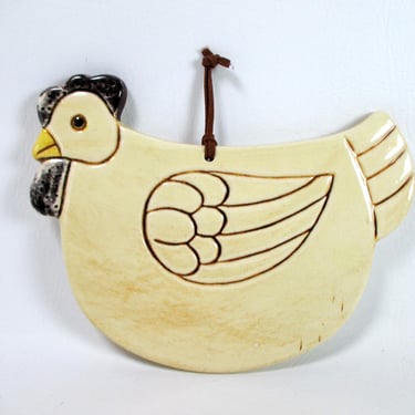 Doranne of California Ceramic Chicken Hanging Trivet Yellow Rooster Wall Plaque Mid Century Wall Art Vintage Pottery Home Decor TV-31 