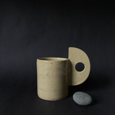 handmade ceramic mug / vessel 