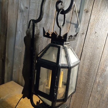 Beautiful Gothic Sconce 7