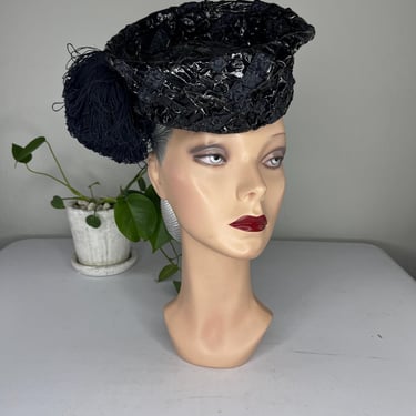 Those Pin Up Gals - Vintage 1940s Large Black Cellophane & Navy Blue Raffia Topper Tilt Hat 