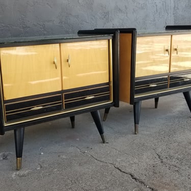 Mid-Century Modern/Art Deco Night Stands With Lacquer Finish 