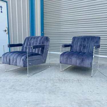 1970s Mid Century Modern Lucite Lounge Chairs - Set of 2 