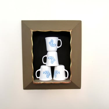 Corelle Corning Coffee Mugs Cups set of 4 Cornsilk Blue Flowers Yellow Centers 