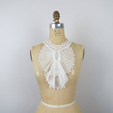 Antique vintage 1930s net lace collar, jabot, dickie, under blouse 