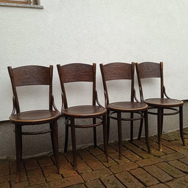 Set of 4 original Thonet Mundus, Art nouveau bentwood cafe bistro dining chair 