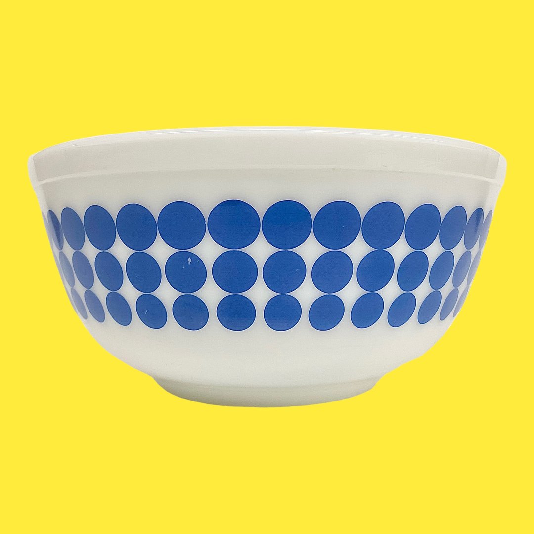 Vintage Pyrex Bowl 1960s Retro Size 2.5 Quart + Mid Century