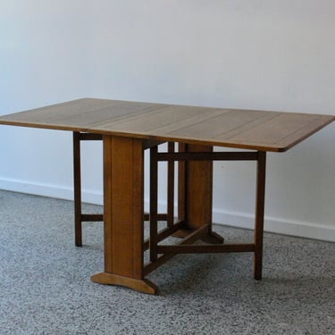 Vintage Mission Inspired Oak Gate Leg Drop-Leaf Dining Table 