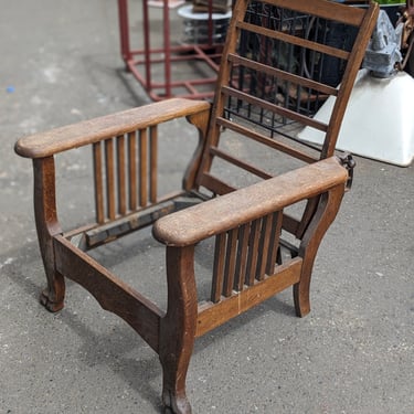 Antique Quarter Sawn Oak Reclining Chair