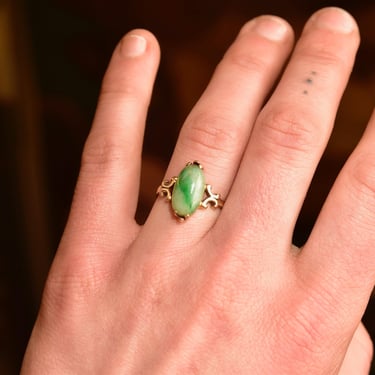 Vintage 14K Gold 'Moss In Snow' Jade Marquise Cabochon Ring, Ornate Yellow Gold Setting, Polished Green & White Gemstone, Size 7 1/2 US 