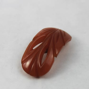 Bakelite Dress Fur Scarf Clip Russet Pierced Openwork Carved 