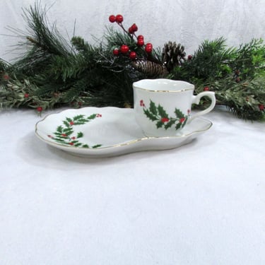 Vintage Holly & Berry Snack plate set Cup and Plate Christmas 
