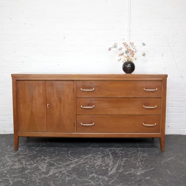 Vintage MCM Broyhill Premier Division 6 drawer dresser | Free delivery in NYC and Hudson Valley areas 